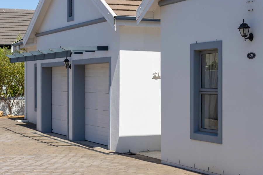 5 Bedroom Property for Sale in Val De Vie Estate Western Cape